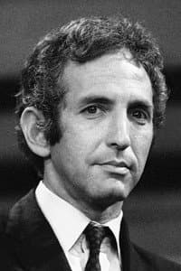 Daniel Ellsberg in Julian Assange: A Modern Day Hero?