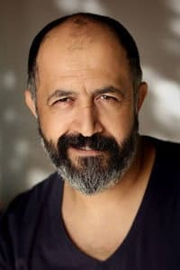 Mehmet Özgür in Vatikan'ın Şifresi: Bir Temel Macerası