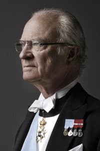 King Carl XVI Gustaf of Sweden in La Camilla - från gata till glamour, tur och retur