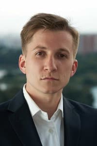 Dmitriy Sharakois in Мужчина с гарантией