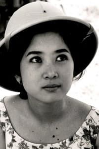 Luz Valdez in Momzillas