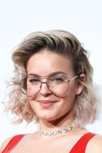 Anne-Marie in How to be Anne-Marie