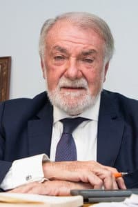Jaime Mayor Oreja in Valientes