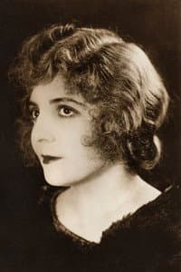 France Dhélia in Roger la Honte
