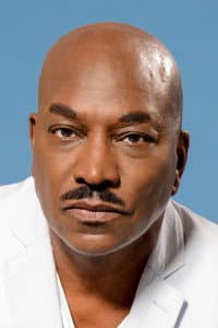Clifton Powell in Diamond in the Rough