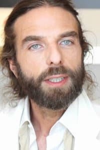 John Nollet in Mylène Farmer : Sur les pas d'une icône