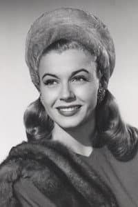 Nancy Saunders in Outlaw Country