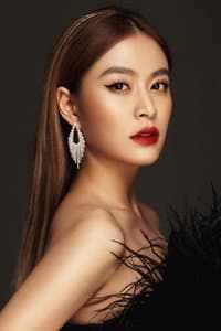 Hoàng Thùy Linh in Vietnamese Concert Film: Chúng Ta Là Người Việt Nam