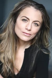 Clémence Verniau in La Chose derrière la porte