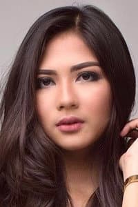 Jessica Mila in Surga di Telapak Kaki Ibu