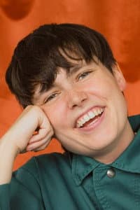 Anne-Sarah Charbonneau in Le Pride Comedy Show de Juste pour Rire 2026