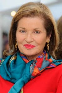 Stephanie Beacham in Si può essere più bastardi dell'ispettore Cliff?