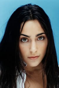 Summer Phoenix in Esther Kahn