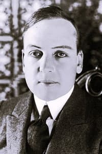 Ramsey Wallace in The Rage of Paris
