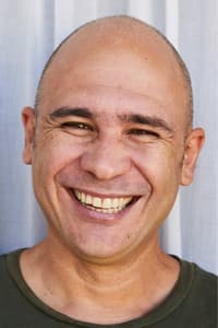 Eduardo Martinez in Santa y Andrés