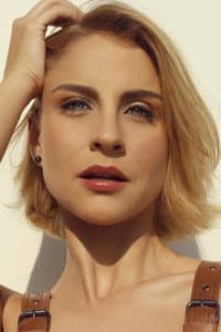 Louise Clós in Delphine
