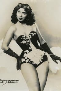Barbara Bertha Montesinos in El farol de la ventana