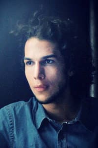 Eduardo Moraes in Jump the Fence
