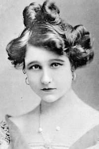 Dora De Winton in The Chinese Puzzle