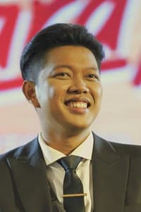 Bayu Skak in Ali & Ratu Ratu Queens