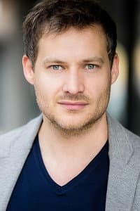 Rob Oldfield in Zoe and the Astronaut