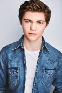 Jackson Dorfmann in Outsighter