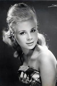 Mayra Rey in Las estrellas