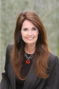 Beth Ruyak in Signing Made Easy