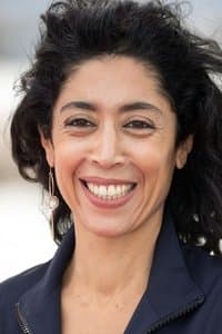 Naidra Ayadi in Puzzle