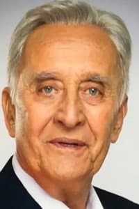 Patricio Castillo in Abuelita de Bakman