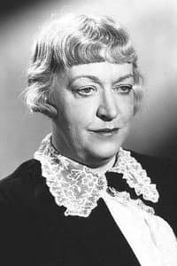 Lucile Gleason in Girls About Town