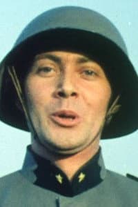 Jacques Mercier in La Vie en rose