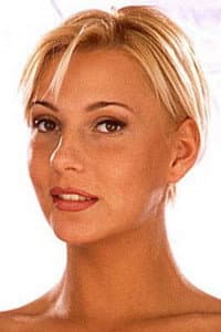 Edina Blond in Fickfreudiges Sechser-Pack