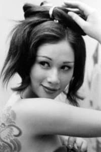 Janet Hatta in 撃たれる前に撃て！