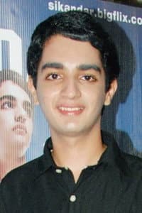 Parzaan Dastur in Haathi Ka Anda