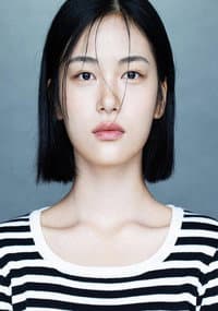 Jeong Ji-soo in 피라미드 게임