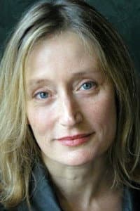 Marie Matheron in Tout un hiver sans feu