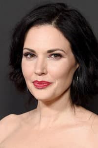 Laura Mennell in 11:11