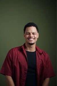 João Ives in da irresistível necessidade de lembrar