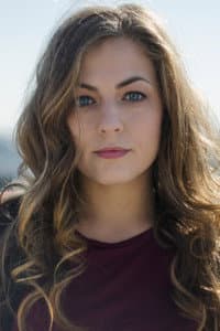 Frances Lefebure in Charlie en Hannah gaan uit