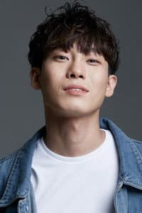 Yoo Dong-hoon in Link: Eat, Love, Kill