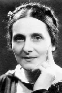 Blanche Albane in L'homme au grand manteau