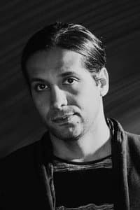 Amir Escandari in Aurora