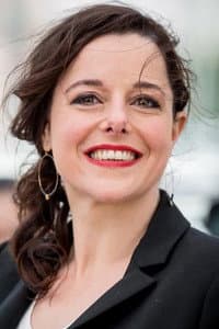 Laure Calamy in Le jeu de l'amour et du hasard