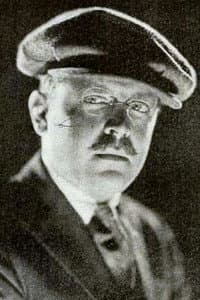 Erle C. Kenton in Two Crooks