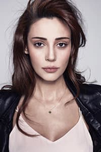 Cansu Melis Karakus in Kaçak Göçek Aşk