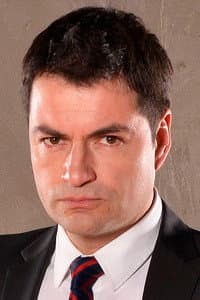 Víctor Montero in La práctica