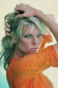 Cathy Lee Crosby in Roughnecks