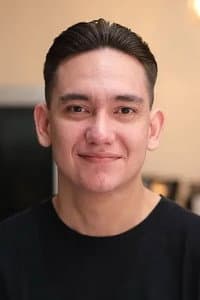 Adipati Dolken in Aku, Kau & KUA