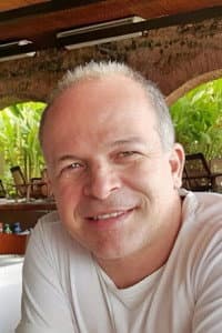 César Boaes in O Porteiro